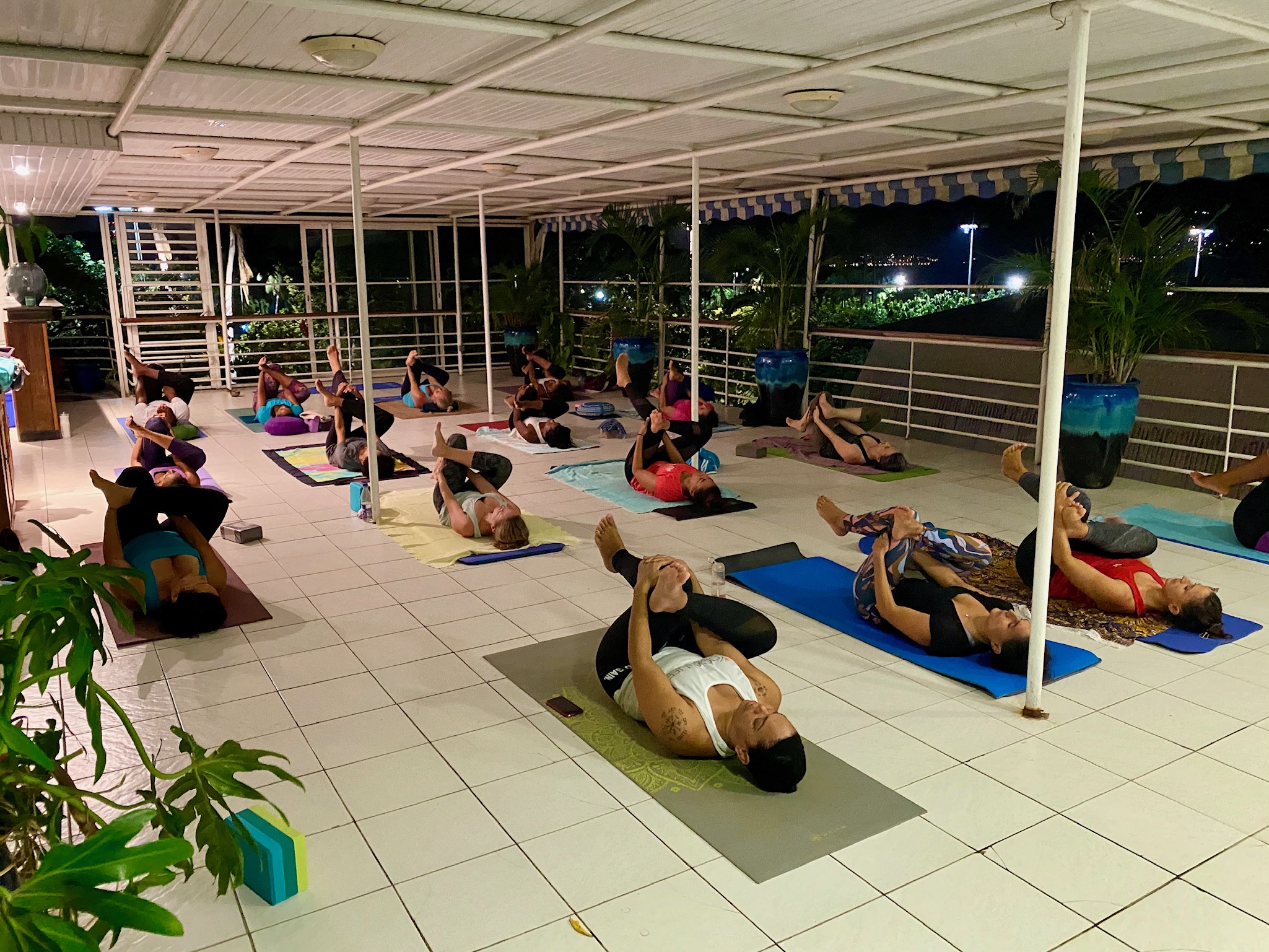 Cours de Yoga en présentiel Fort-de France - Yoga Life West Indies Cours de Yoga en présentiel Fort-de France - Yoga Life West Indies